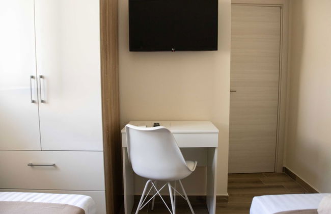 The Poolside Stone House in Bale - Foto 10