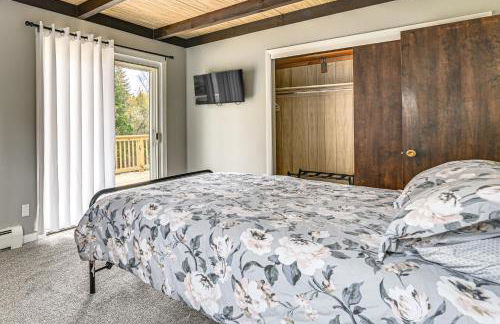 Newcomb Retreat with Mountain Views and Fire Pit! - Foto 11