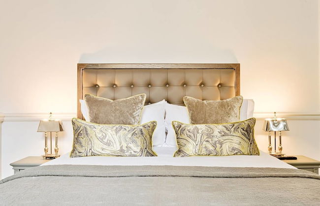 JOIVY Luxury George Street Apartments: Edinburgh Suite - Photo 5