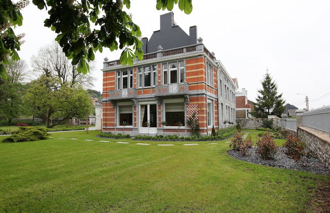 Group Villa With Pool & Sauna - Photo 1