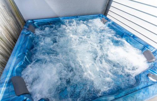 Capitol House - 3 Bed 1 Full and 1 Half Bath, Pet Friendly with Hot Tub walk to Lucas Oil Stadium - Foto 64