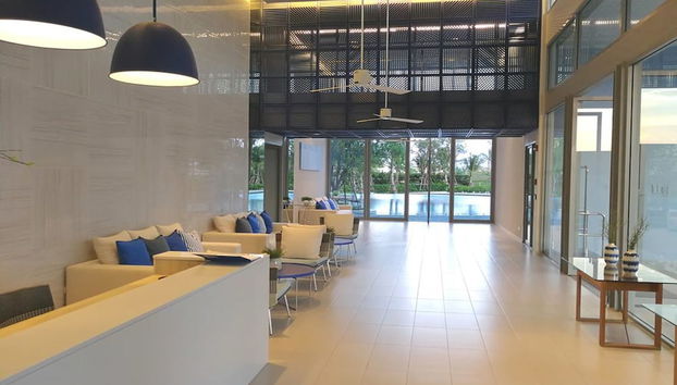 BLU-Pool Access - Foto 4, Zona de estar del vestíbulo