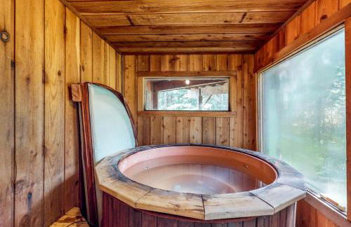 Compton's - Photo 25