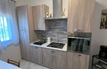 Little House - Photo 1