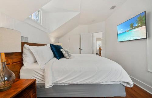 Remodeled Historic 1800s Carriage House, The Castle Garden, Colonial Modern Mansion - Foto 42