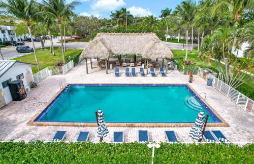 Serene Poolside Getaway Lake Access Parking - Foto 10