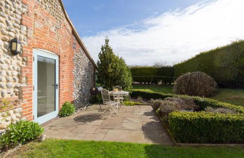 Garden Cottage - Photo 3