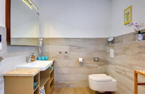 Villa in Novigrad with Pool near Beach - Foto 17