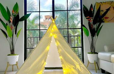 Stylish City Place WPB Escape King Bed and Den - Foto 28