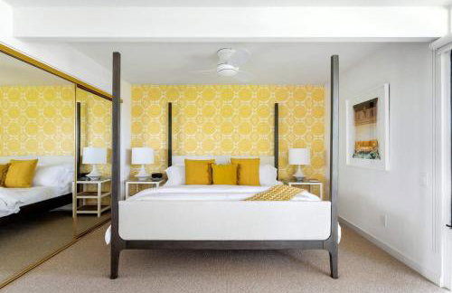 Monterey Manor Interior Designed Home Plus Pool - Photo 4