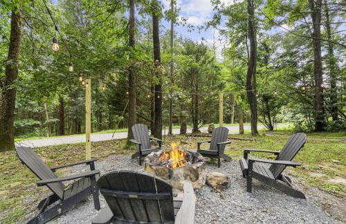 Screened Porch w Swing, Fire Pit, Grill & Deck - Photo 37