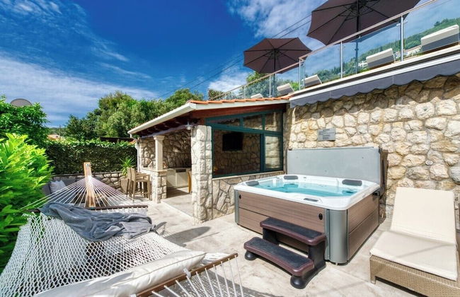 Holiday Home with Private heated Pool, Sea view & Basketball Court - Foto 36