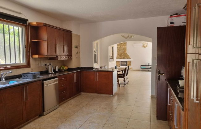 Impeccable 3-bed Villa in Tala - Paphos - Photo 6