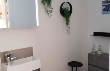 The Lodge - Photo 13