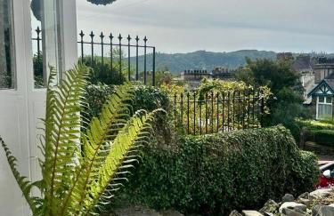 Luxury Pet-Friendly 2 Bed Retreat in Central Bowness with Copper Roll-Top Bath & Sun Terrace - Foto 20