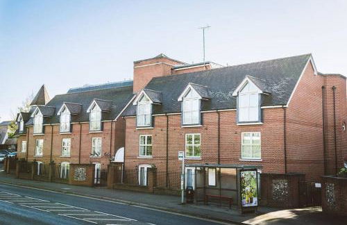 ! LARGE ! Apartment Central Leatherhead Sleeps 6! - Foto 13