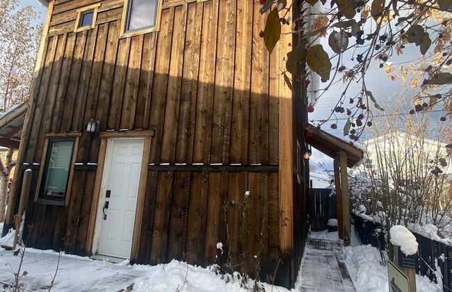 Downtown Whitehorse - Treehouse - Photo 24