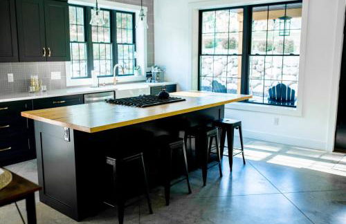 Luxury Barndo with Hot Tub, Indoor Sports Court, Private Acreage, and Near Notre Dame - Foto 33