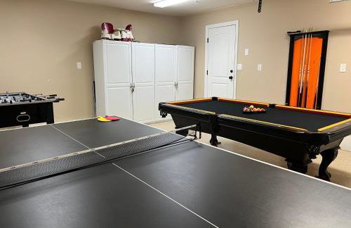 Highly Upgraded, 5 Bed, 4.5 ba, New Pool W/jacuzzi, 1/2 Mile Walk to Disney - Photo 8