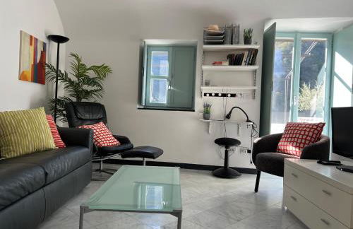 Spacious 2 bedroom condo - Photo 10