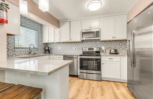 Reel Deal - Waterfront Pool Home, 76' Dock - Foto 7