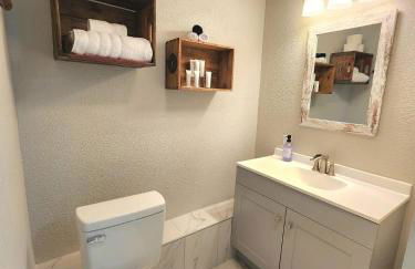 Bear Cave- Pet Friendly Suite in Shaver Lake - Foto 13