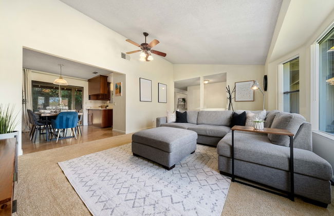 Delightful Home w Fireplace Patio Fire Pit - Foto 22