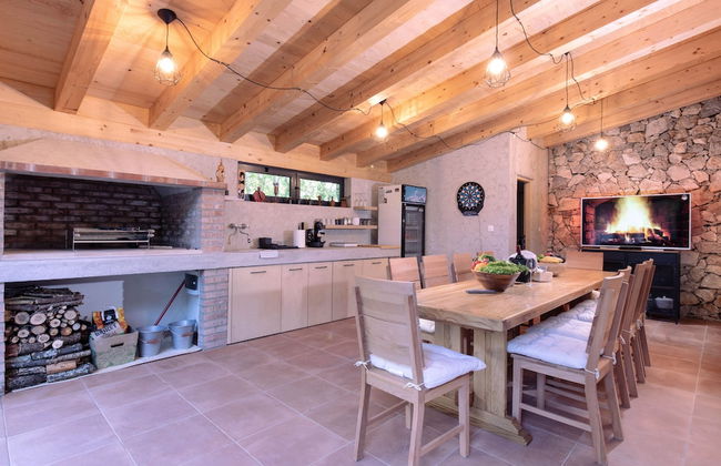 Villa PORTUM - Where Serenity & Comfort meet, Luxurious Woodland Retreat with Private Heated Pool & Amenities - Foto 40