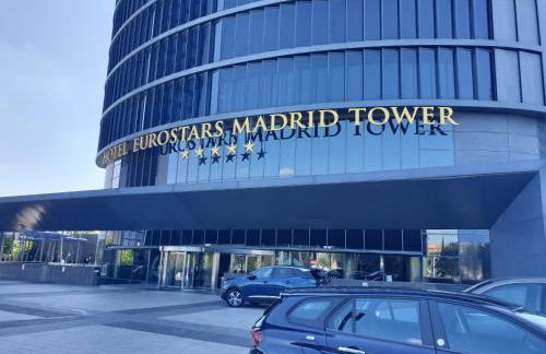 Bonito Apto Cinco Torres Plaza Castilla - Foto 29