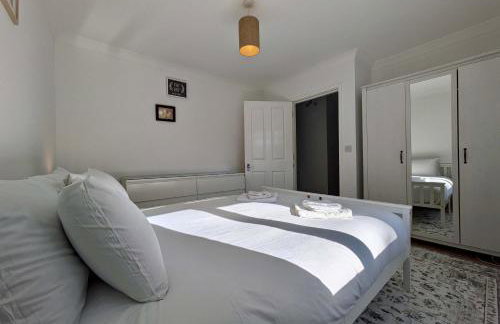 Charming 2-Bedroom Flat With Parking - Foto 5