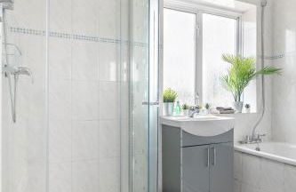 9RA - 4BD House - Wembley Views - Foto 53