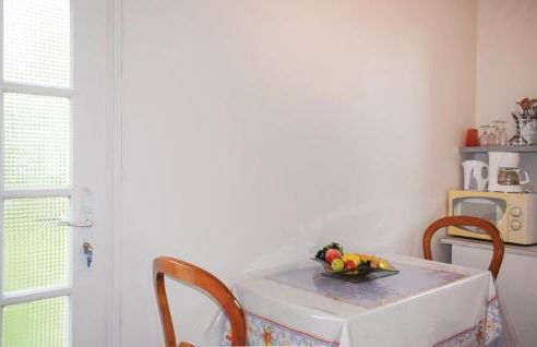 1 Bedroom Awesome Home In Penvénan - Foto 7