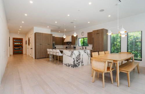 Modern Poolside Paradise - Foto 28