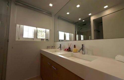 Dream View Vouliagmeni - Photo 4