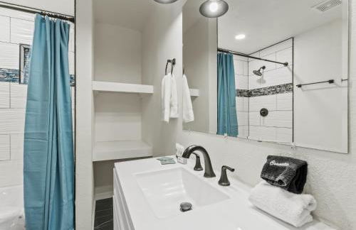 Spacious 4 Bedroom Family Retreat in the Heart of McKinney, TX - Foto 21