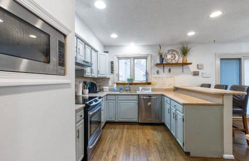 Pet-Friendly Beach Getaway, Relax by the Bay! - Foto 7