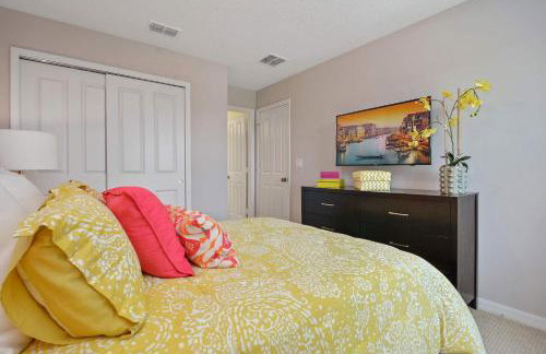 Stunning 4Bd Sleeps9 w Jacuzzi Close to Disney Compass Bay 5113 - Foto 45