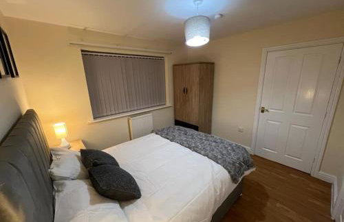 Big new house! 5BDR, sleeps 13, with parking - Foto 4