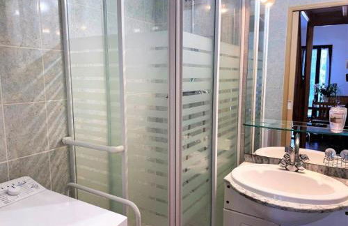 La Palmyre - PETITE VILLA MITOYENNE -PISCINE COLLECTIVE- PROCHE CENTRE - Foto 9