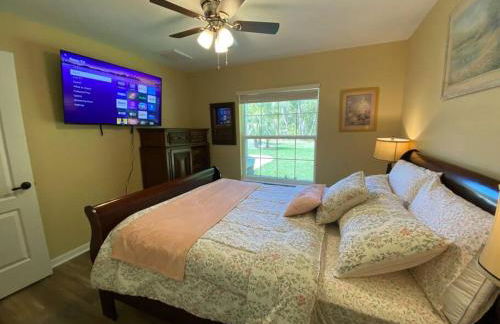 Sundance' Acres Peaceful and Private New House with Hot Tub and Fire Pit - Photo 41