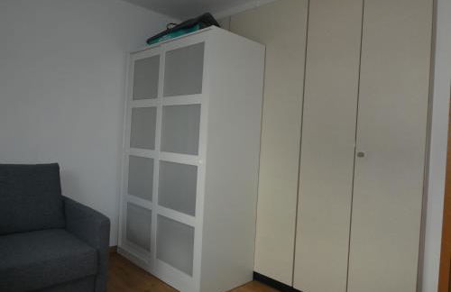 Gäste-und Ferienwohnung Magdeburg Alt-Olvenstedt, zwei Schlafzimmer, Treppenlift, ruhige Lage, Nähe Klinikum und Abfahrten A 2 und A 14 - Foto 10