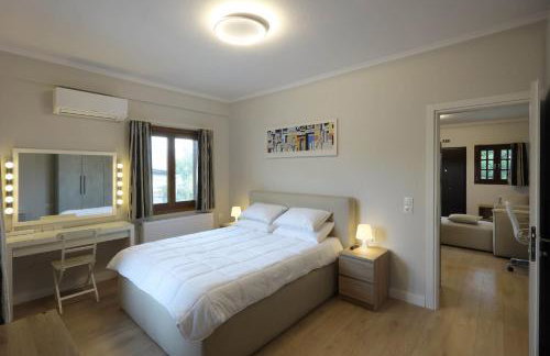 Avlos Luxury Home-NEW! 5 Min to Ctr - Foto 13