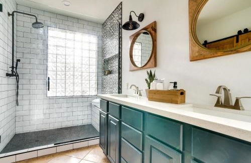 4 Mi to Surprise Stadium! Sunny V Home with Patio - Foto 15