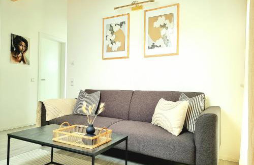 Homestay-Stylish, Zentral- Loft Apartment-Parking - Photo 2