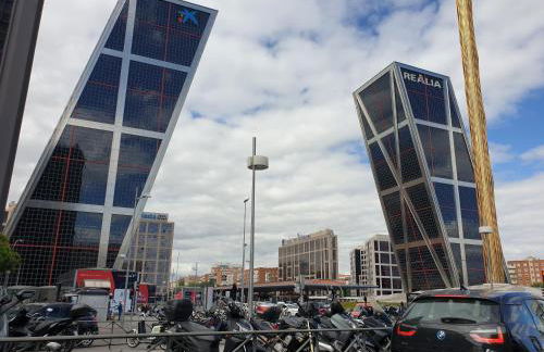 Bonito Apto Cinco Torres Plaza Castilla - Foto 33