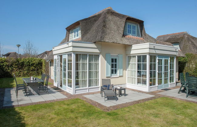 Restyled Thatched Villa Near the Sea in Cosy Domburg - Photo 1