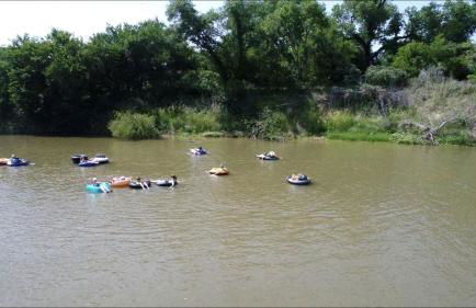 Hobbit Treehouse with Waterfall on the Brazos River for Glamping in Texas - Foto 27