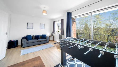 Chic Colchester Flat - Foto 3, Game Room