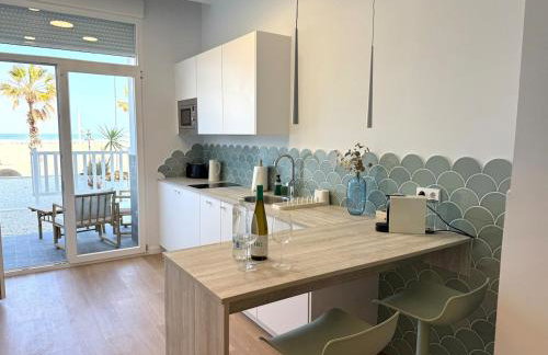 Exclusive beachfront apartment - Foto 13
