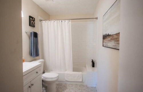 Casa Urbana-Close to Downtown-Hot Tub-Pet Friendly-No Pet Fees! - Foto 47